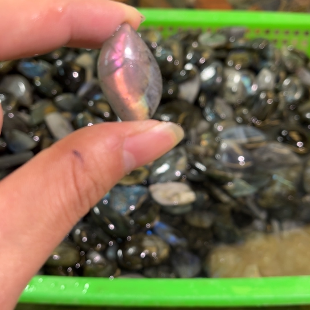 拉长石吊坠未镶嵌昭*