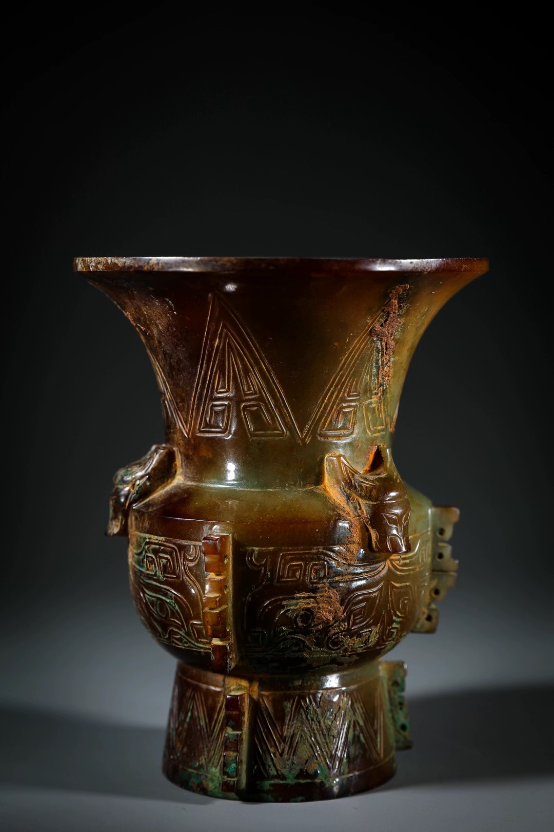 新疆和田玉出戟尊