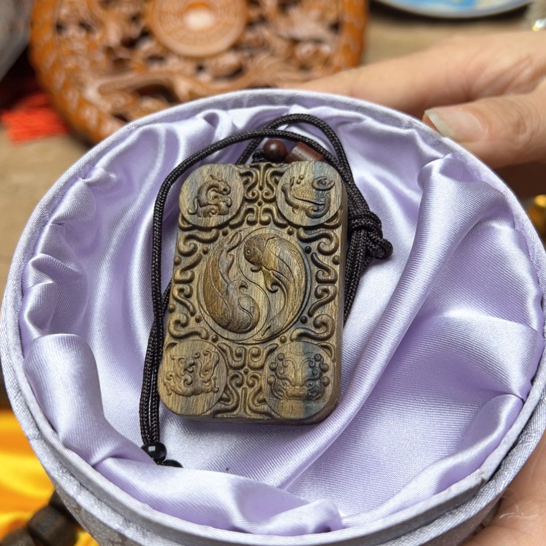 大叶紫檀（黑酸枝木类）