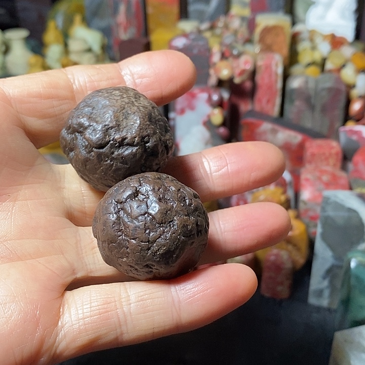 昌化鸡血石天雷子