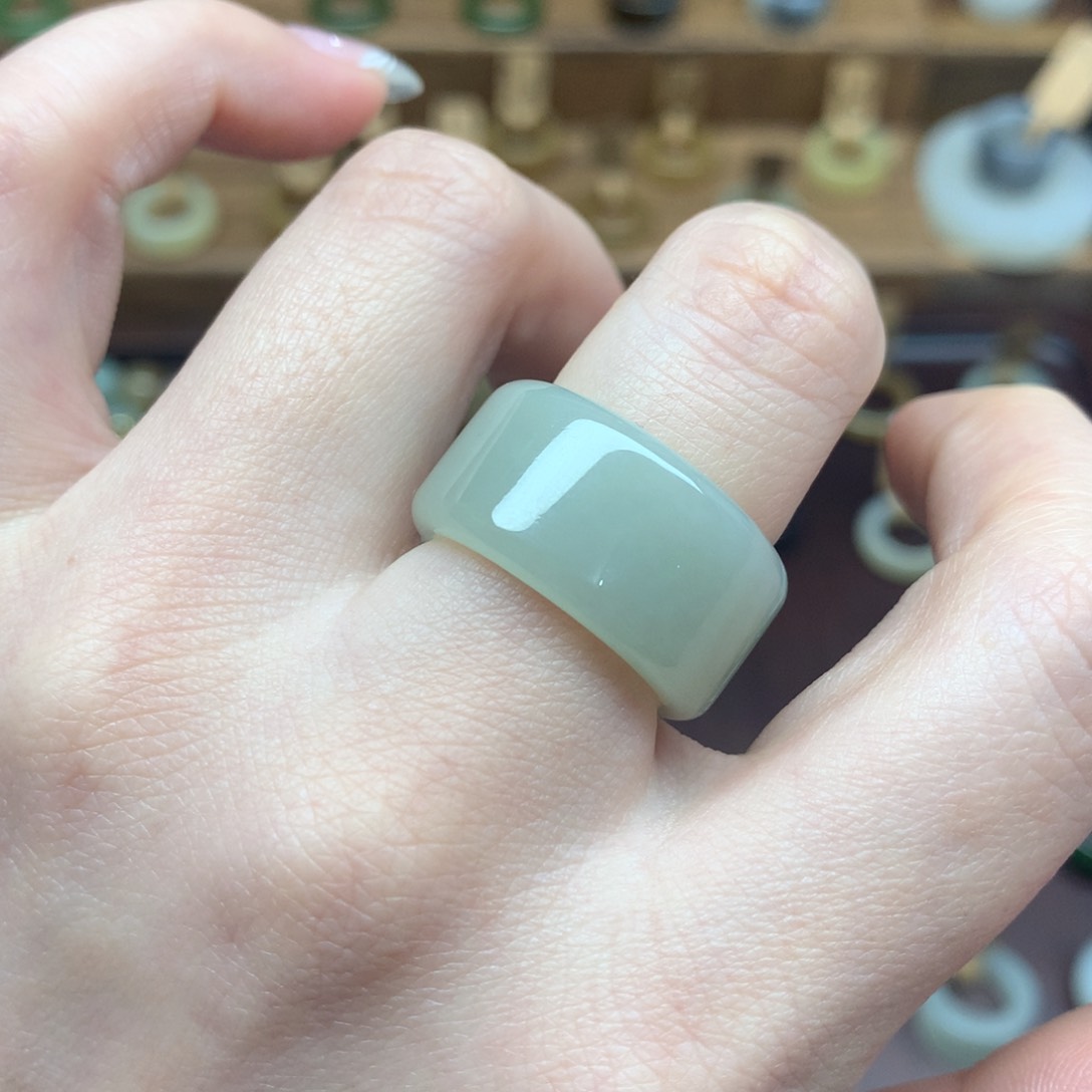 和田玉戒指未镶嵌