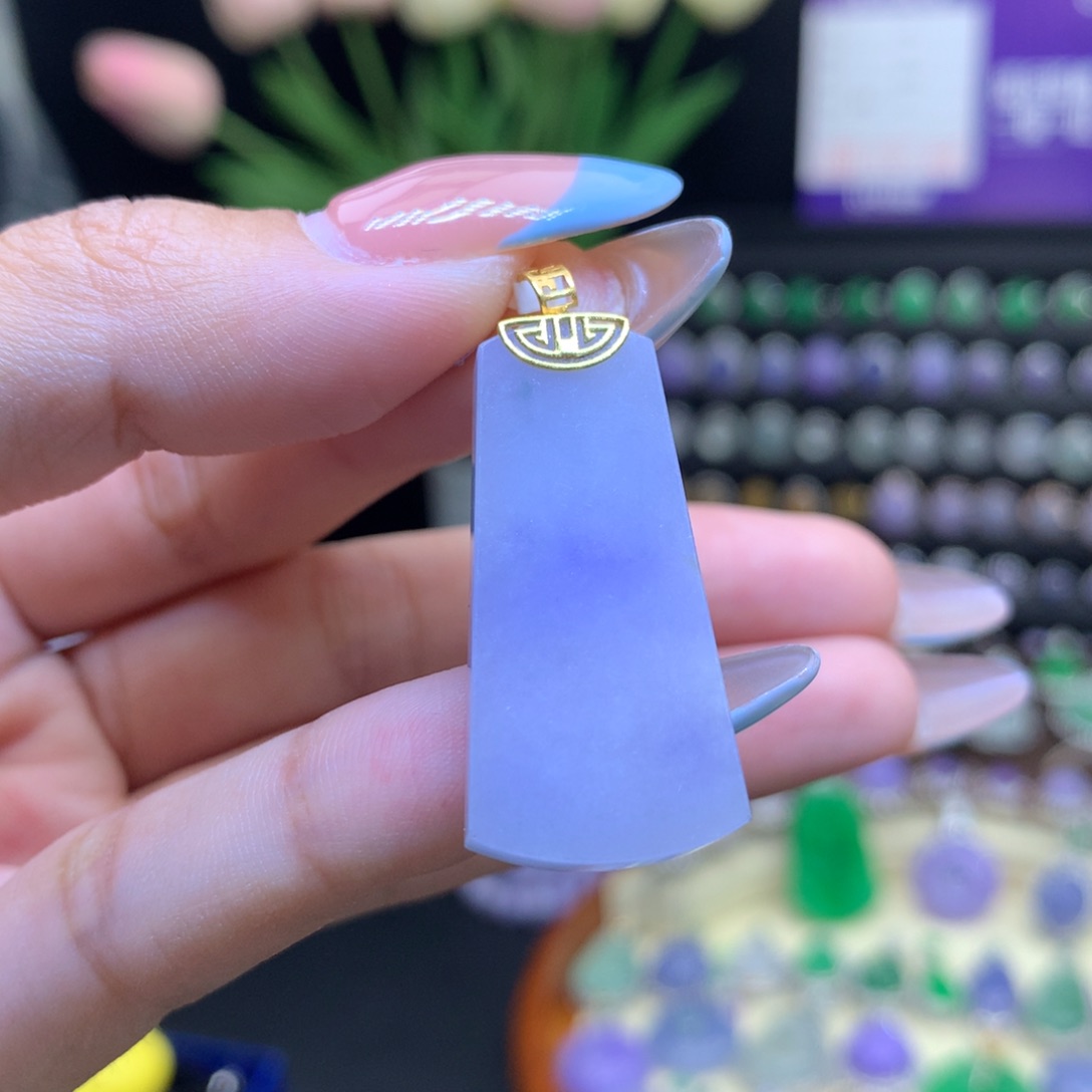 翡翠18K金镶嵌颈饰天然