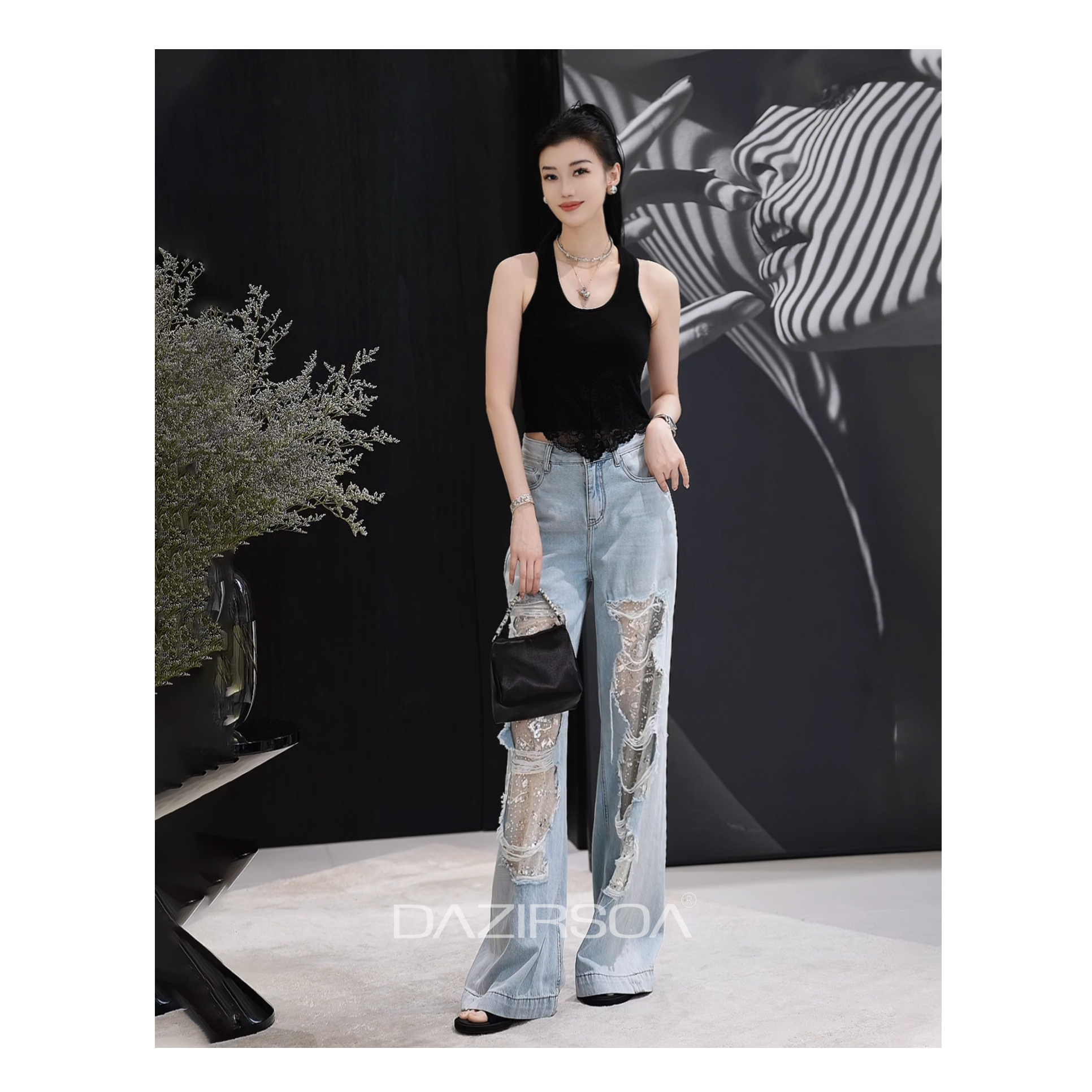 “态度宣言”时尚百搭亮片直筒破洞洋气牛仔裤 Y862