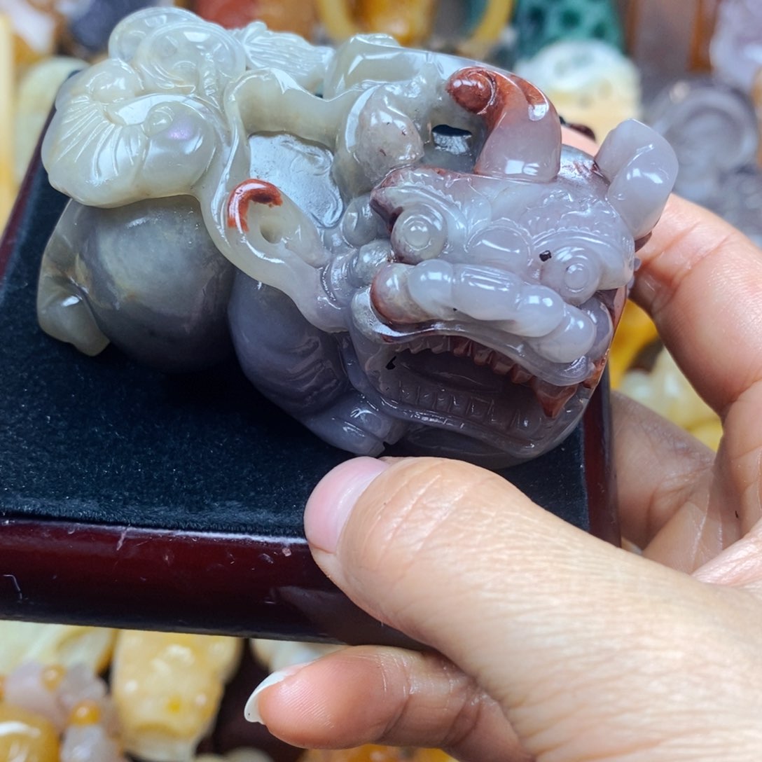 石英质玉（黄龙玉）未镶嵌颈饰