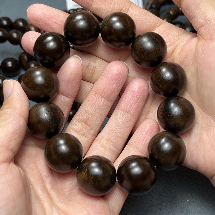 沉香手串?***8白棋玉化