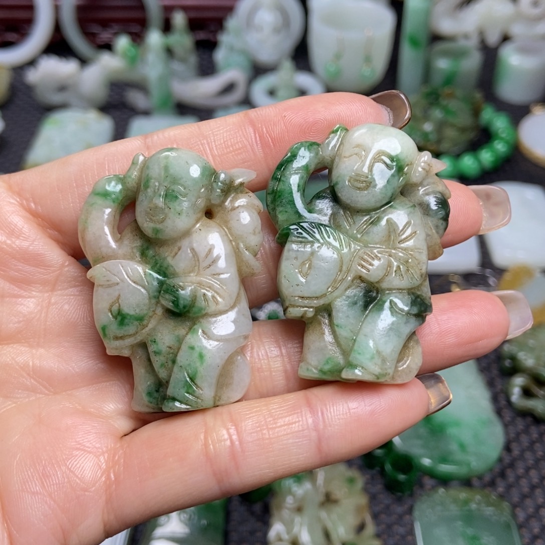 翡翠未镶嵌挂件清