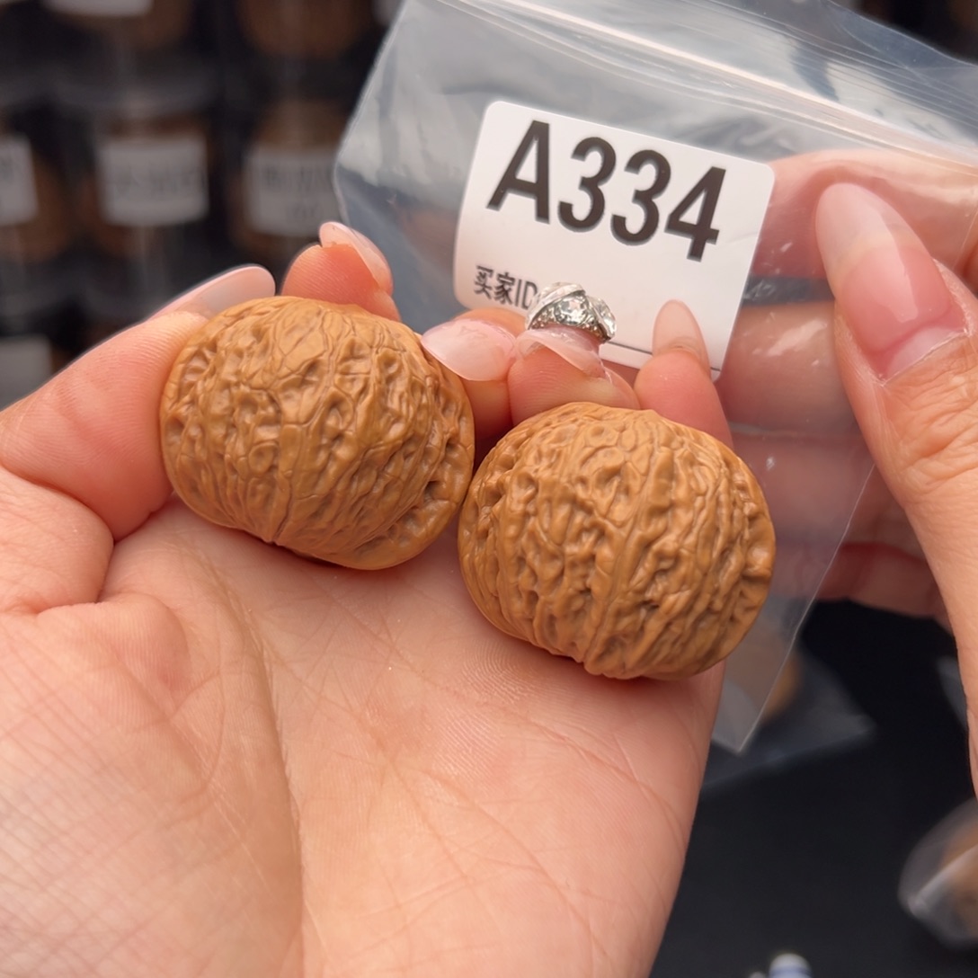 文玩核桃吊坠铁锤38