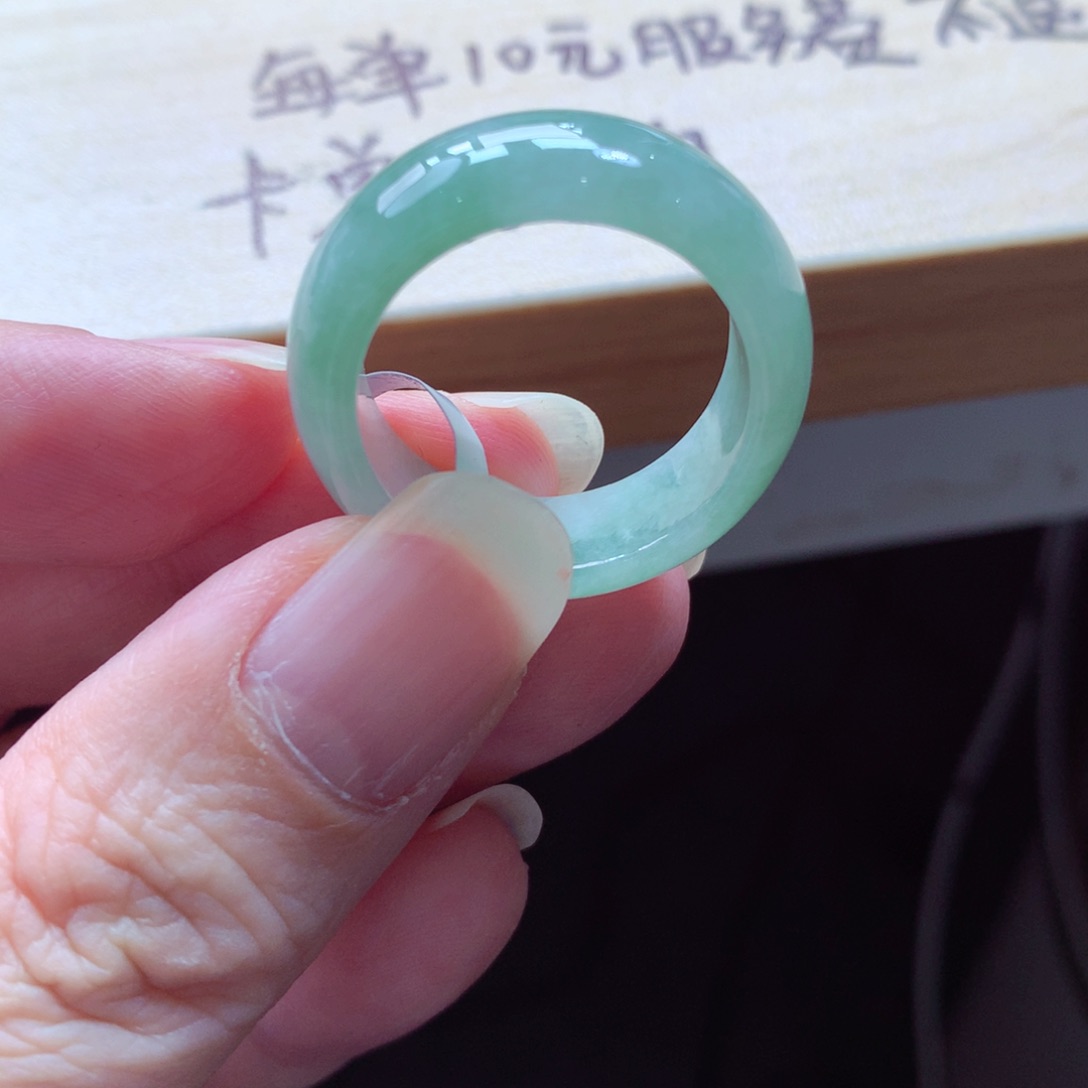 翡翠未镶嵌颈饰吊坠