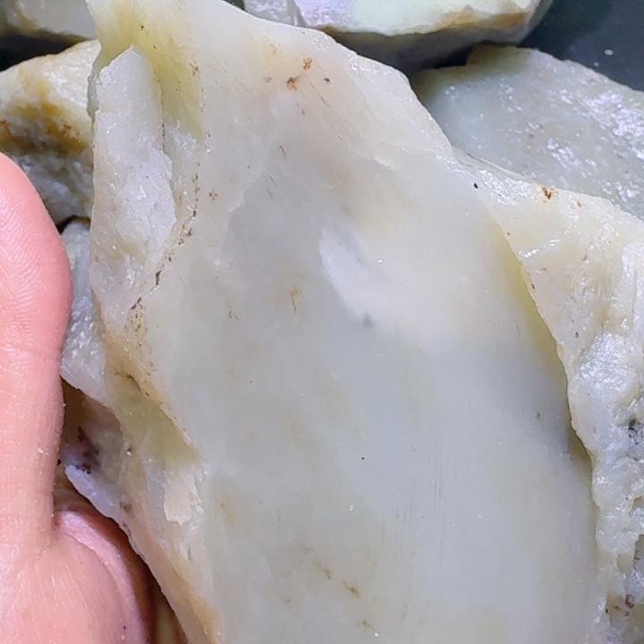 和田玉未镶嵌珠宝半成品