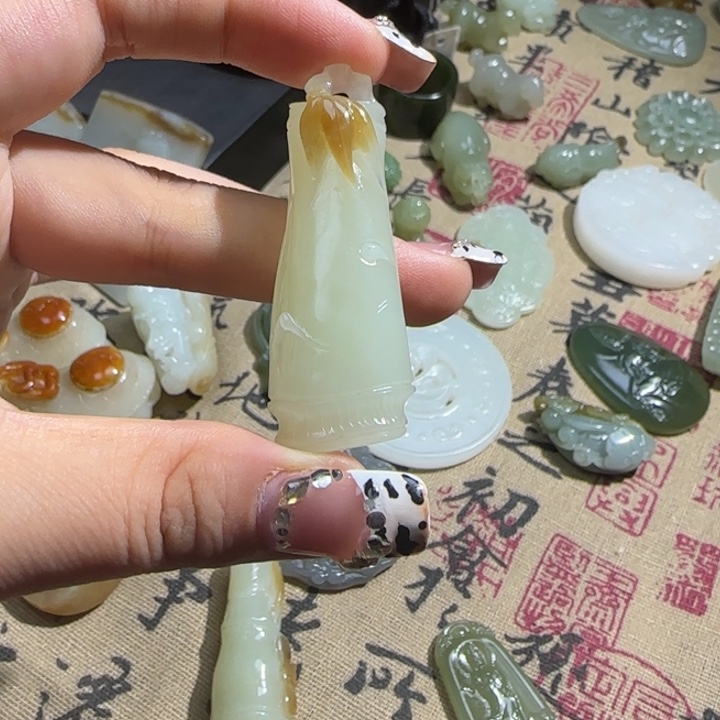 颈饰未镶嵌和田玉