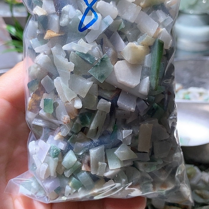 颈饰未镶嵌翡翠枕头料8