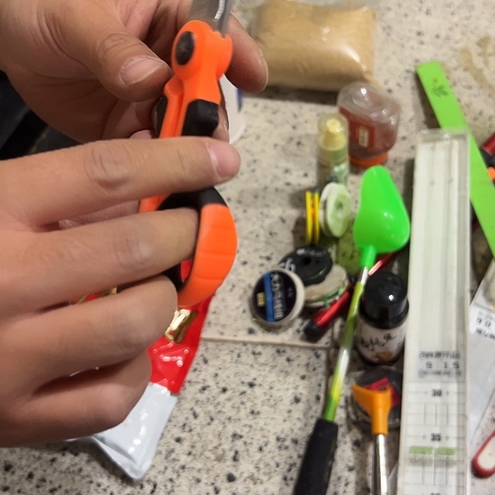 小****二手多功能剪刀一个