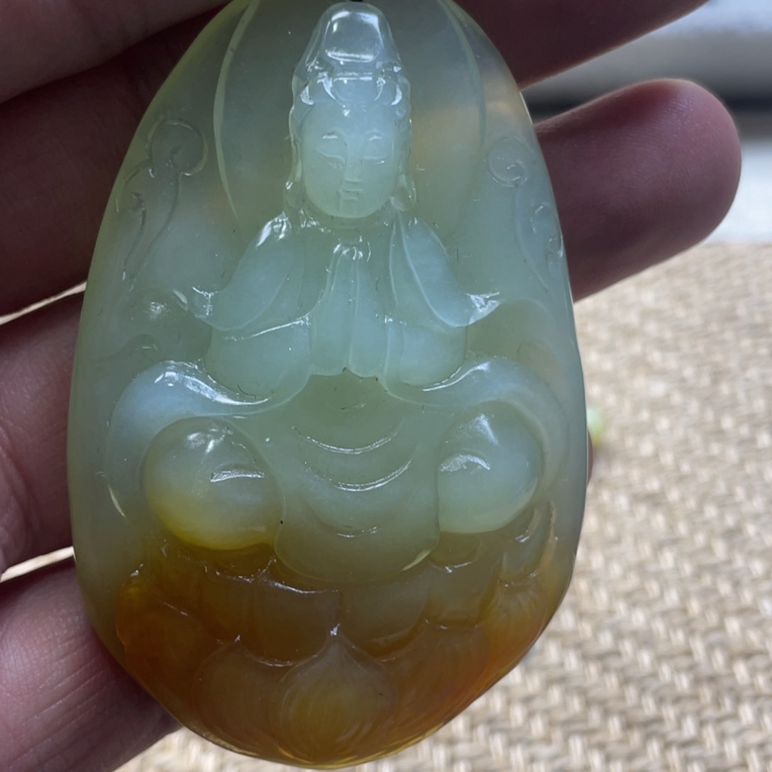 蛇纹石玉颈饰未镶嵌开*吊坠