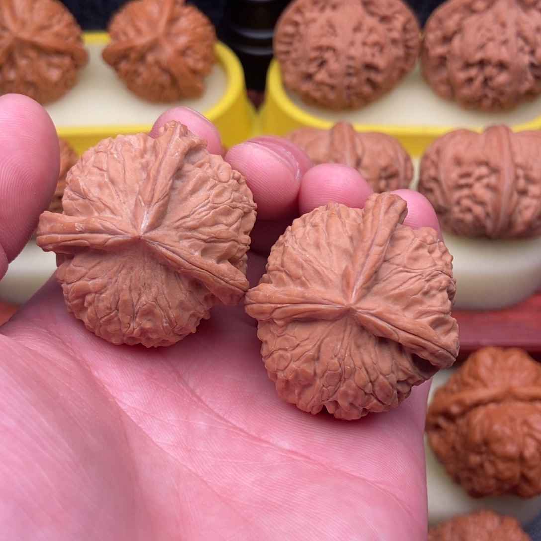 文玩核桃把件向*葵金锭元宝三棱38