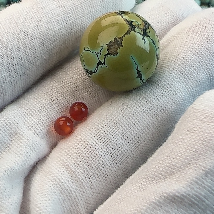 弥***弥南红玛瑙未镶嵌瑕疵