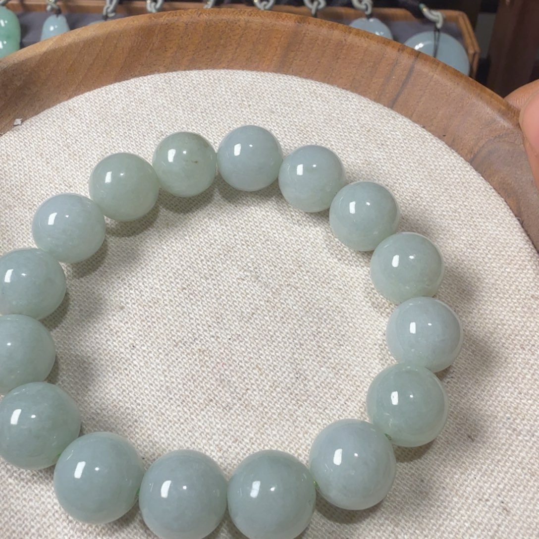 翡翠裸石翡翠福利手串2