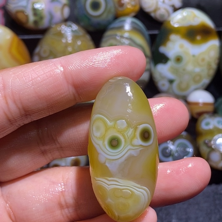 玛瑙/玉髓未镶嵌珠宝奇石77