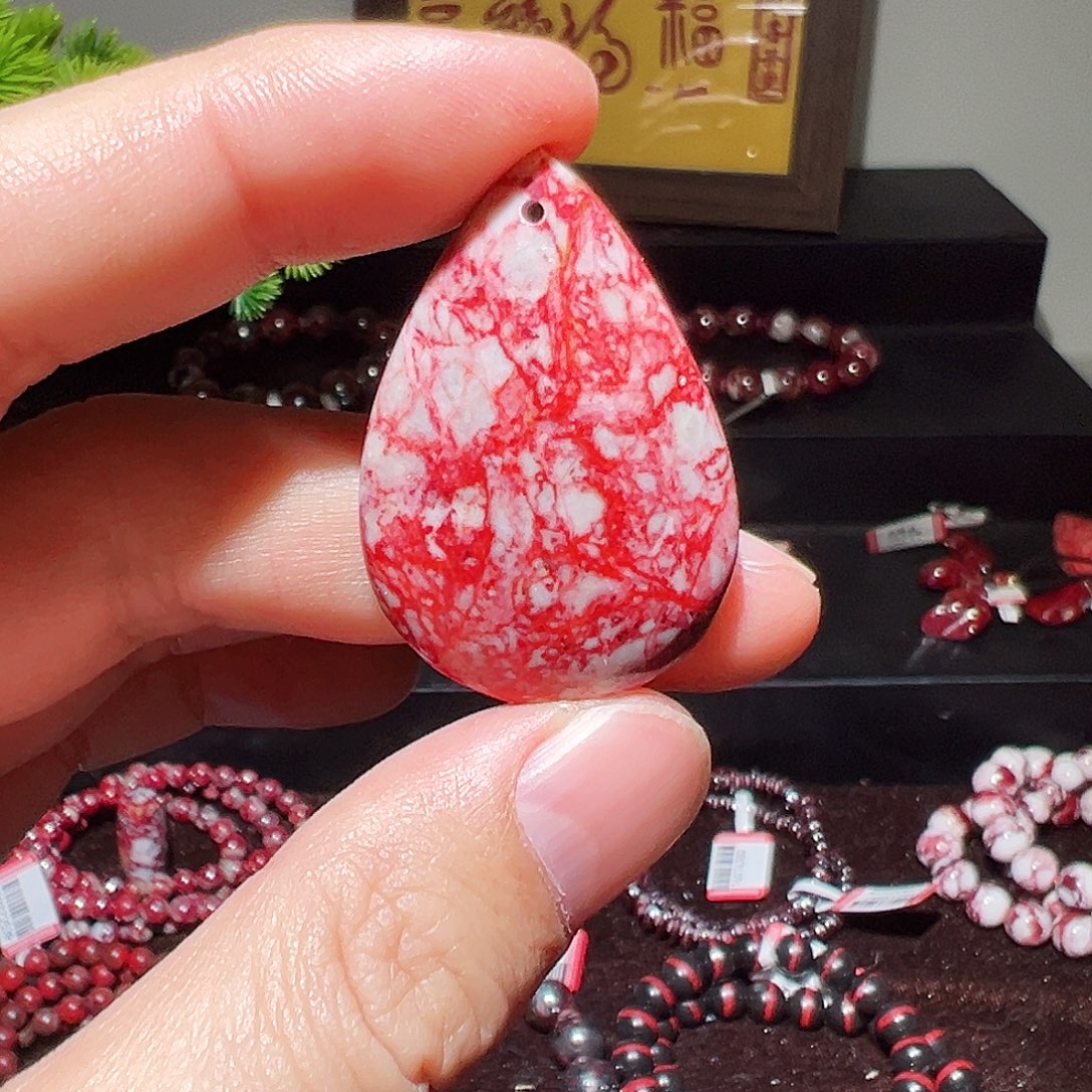 天然辰砂纯天然吊坠