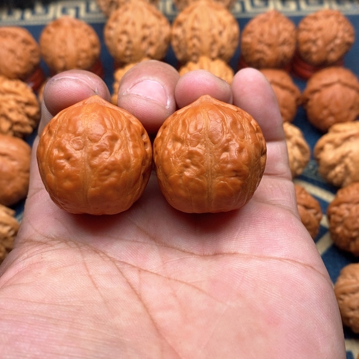 文玩核桃把件黑****生手捻