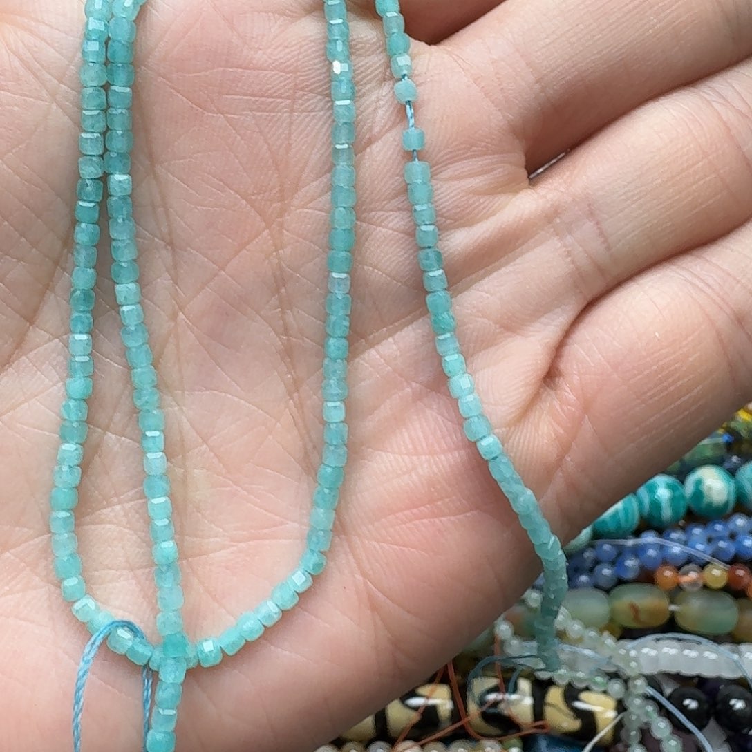 玛瑙/玉髓合金珠宝半成品一条2mm天河石方糖