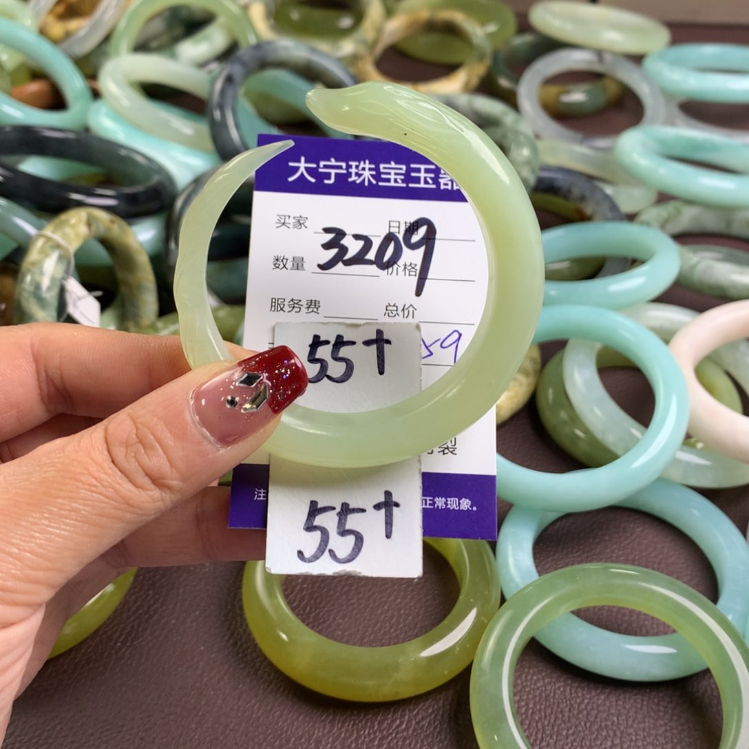 蛇纹石玉手镯未镶嵌3209