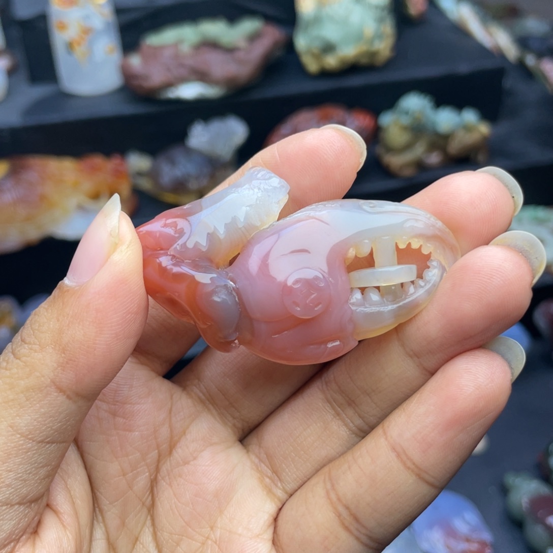 定制石英质玉未镶嵌手工雕刻蟹钳