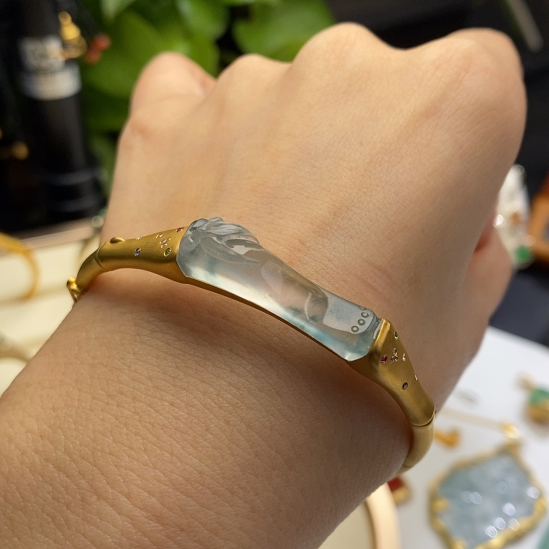 翡翠手镯18K金镶嵌手镯