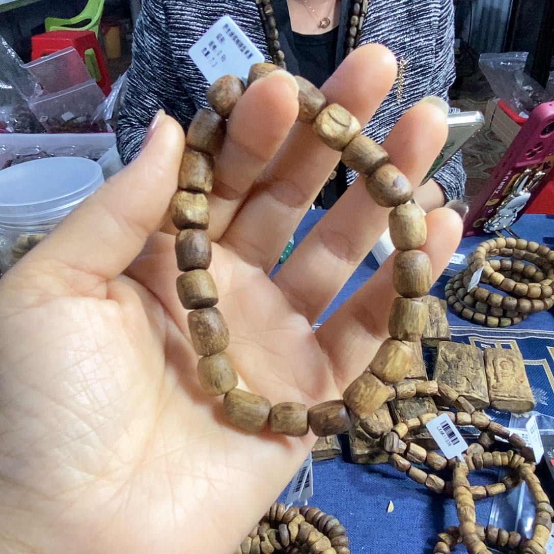 沉香手串骊*天然野绿随形单圈0.9/7克+多样性发一