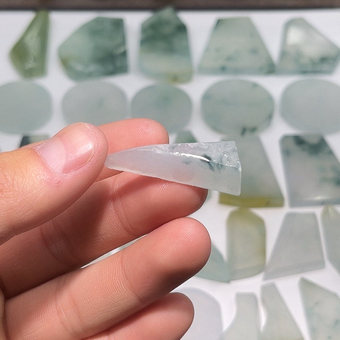 翡翠未镶嵌颈饰57778