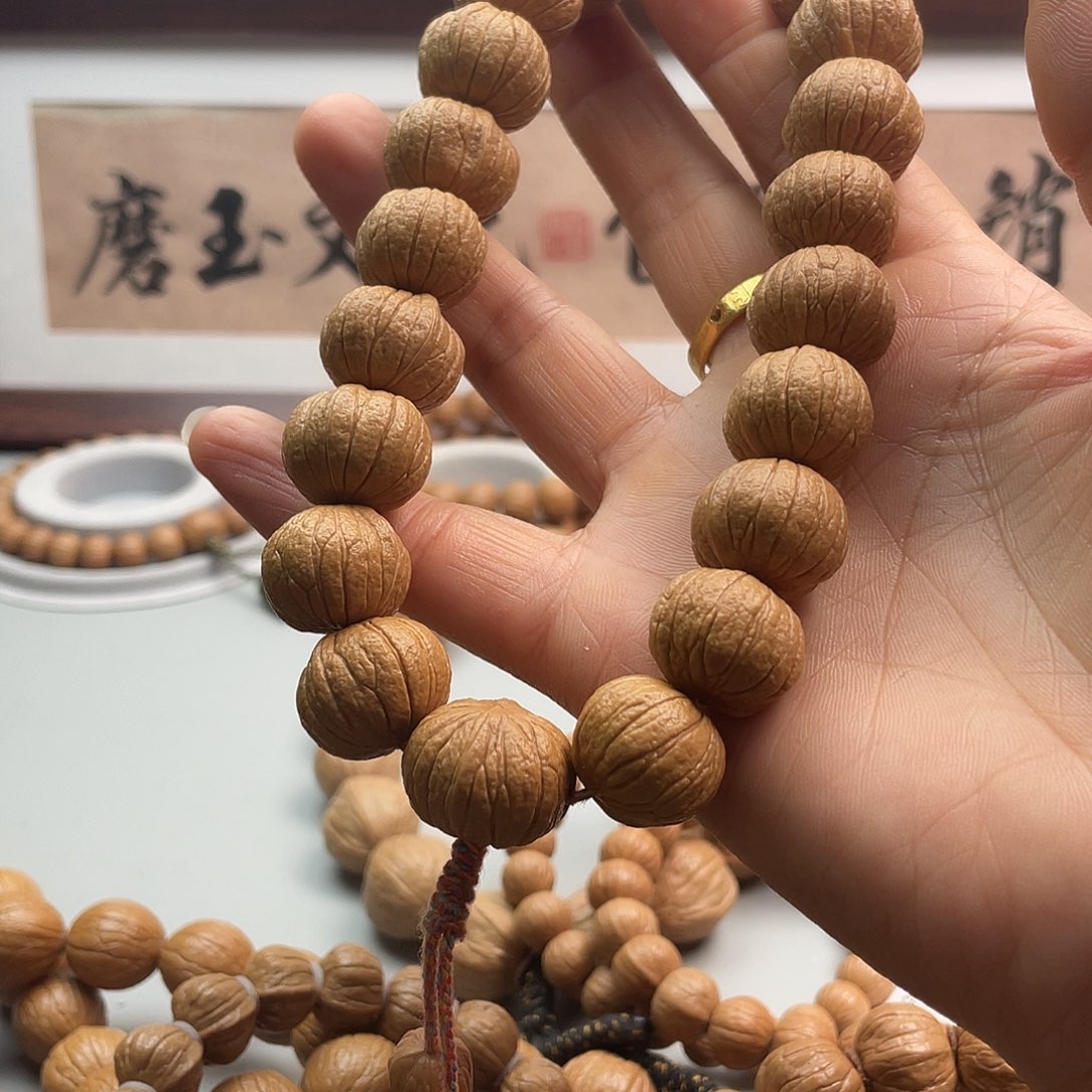核桃꧁****꧂老树猴头手持霸王龙