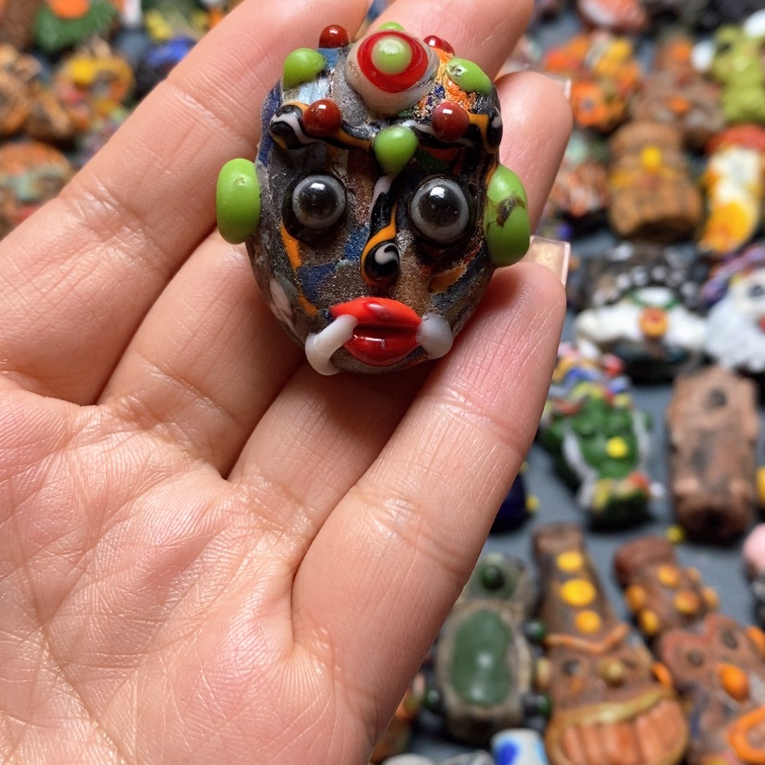 琉璃颈饰印度尼西亚琉璃娃娃