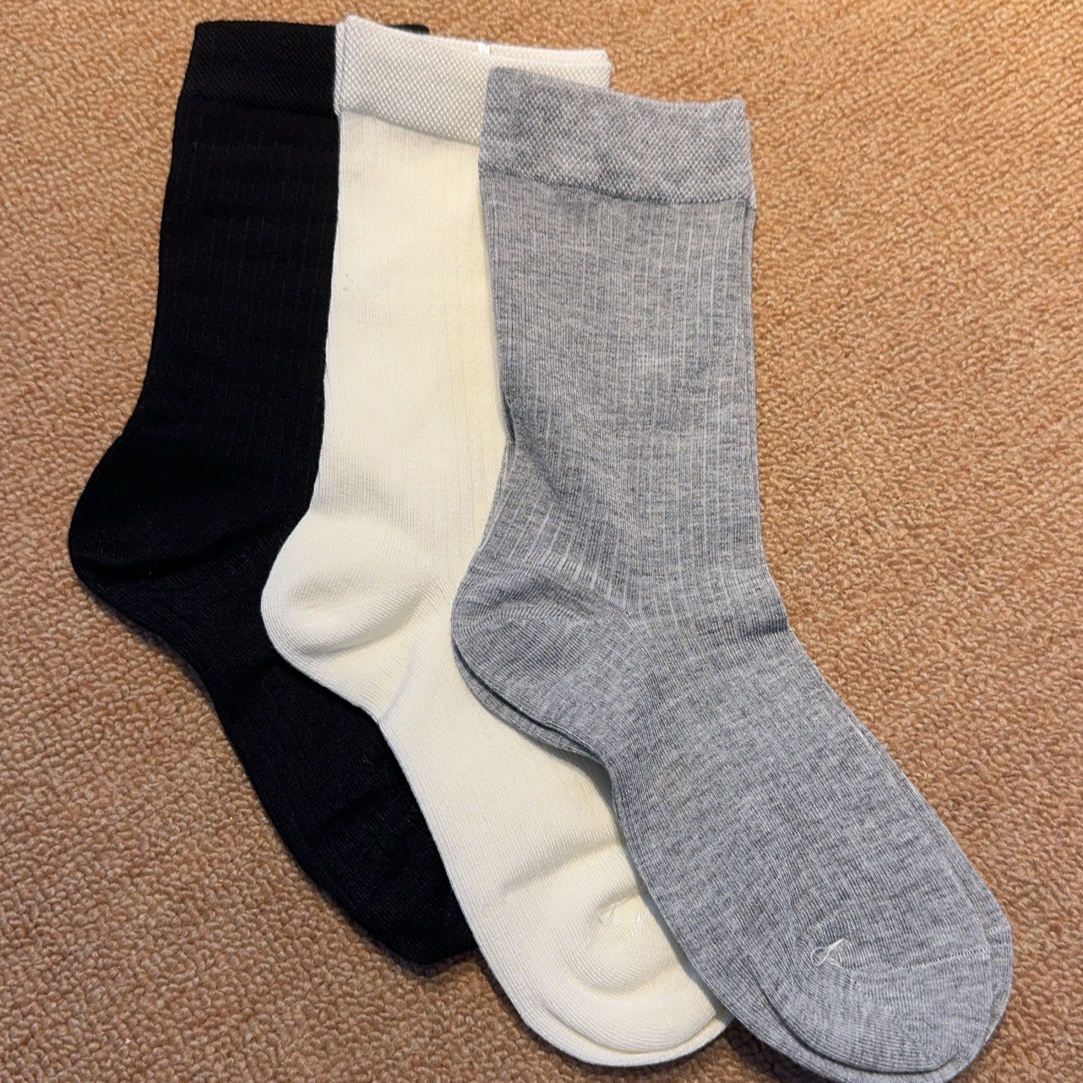 【欧货】防臭短筒中镂空纯色黑白短袜百搭中筒袜潮袜女