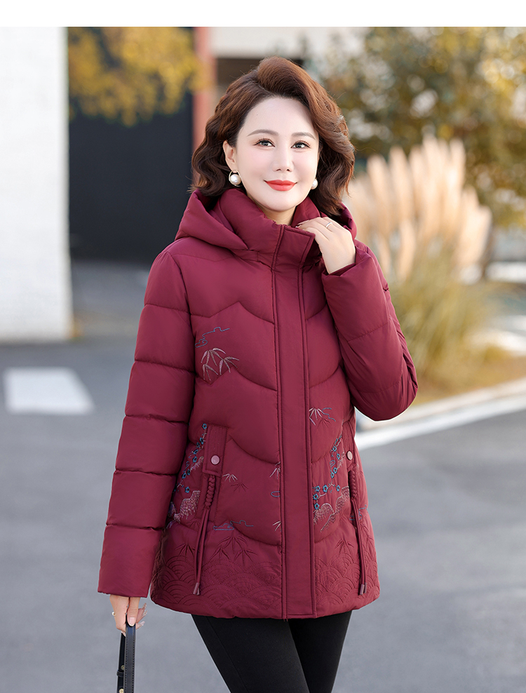 冬季中老年女妈妈加绒加厚棉服外套连帽刺绣棉衣气质洋气时尚棉服