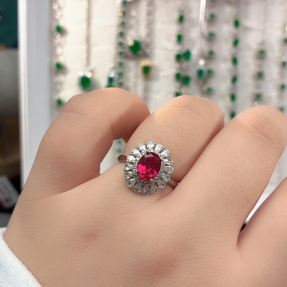 925银培育卢比来色宝石