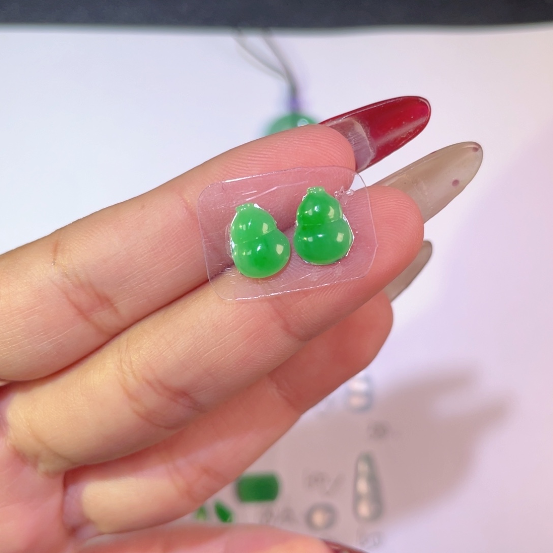 翡翠未镶嵌颈饰裸石