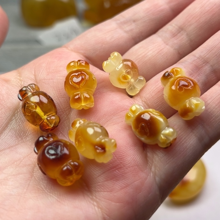 琥珀颈饰未镶嵌琥珀蜜蜡