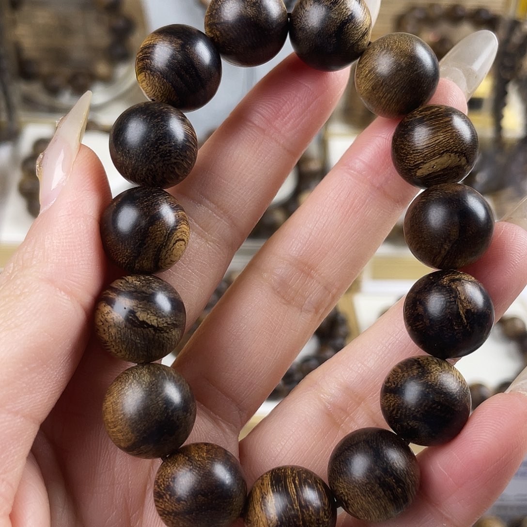 沉香手串越南芽庄老白棋窖藏古董玉化瘤疤虎斑1.4