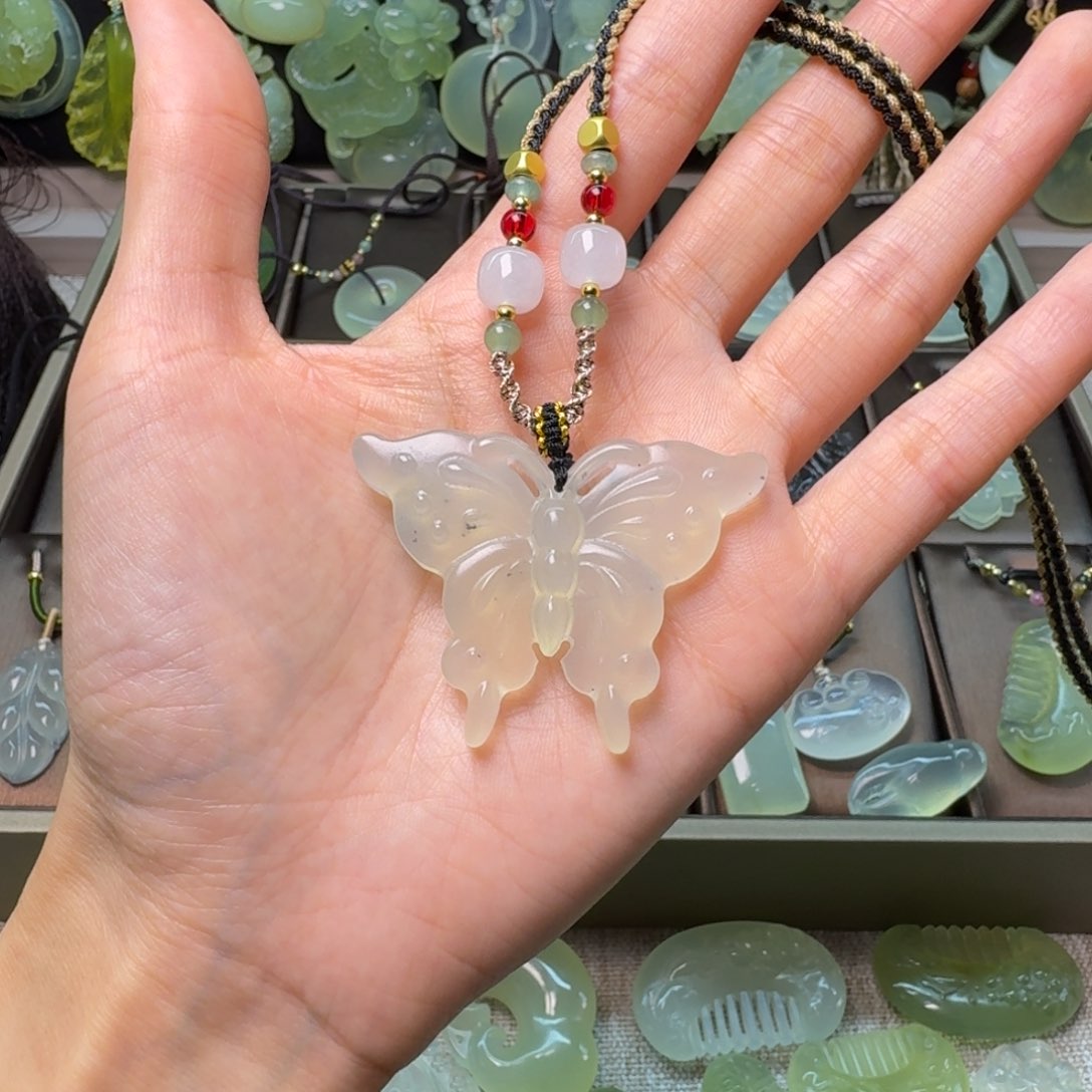 蛇纹石玉项链未镶嵌