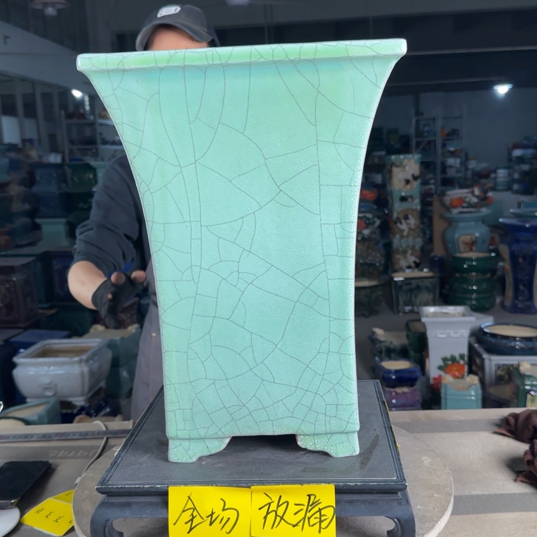 一风堂石湾花盆。气孔微瑕