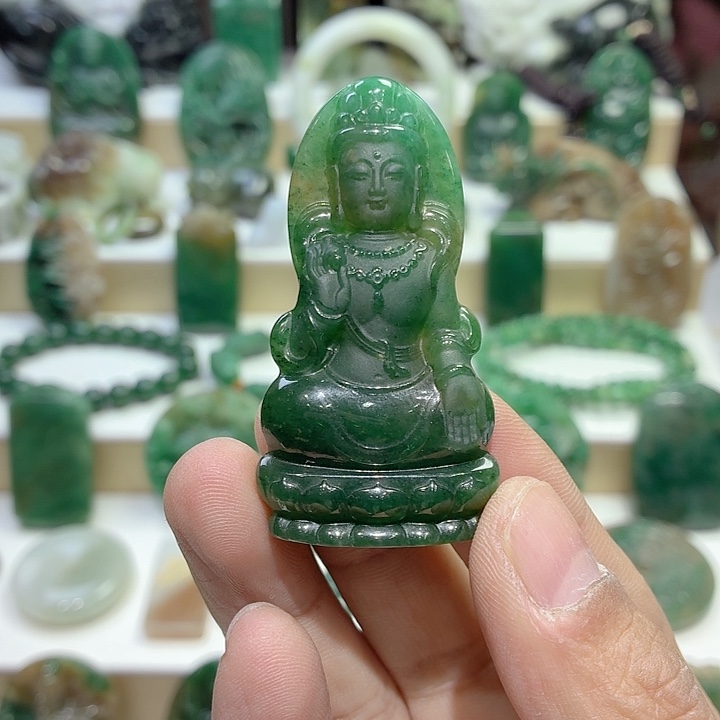 独山玉未镶嵌颈饰品质中款观音