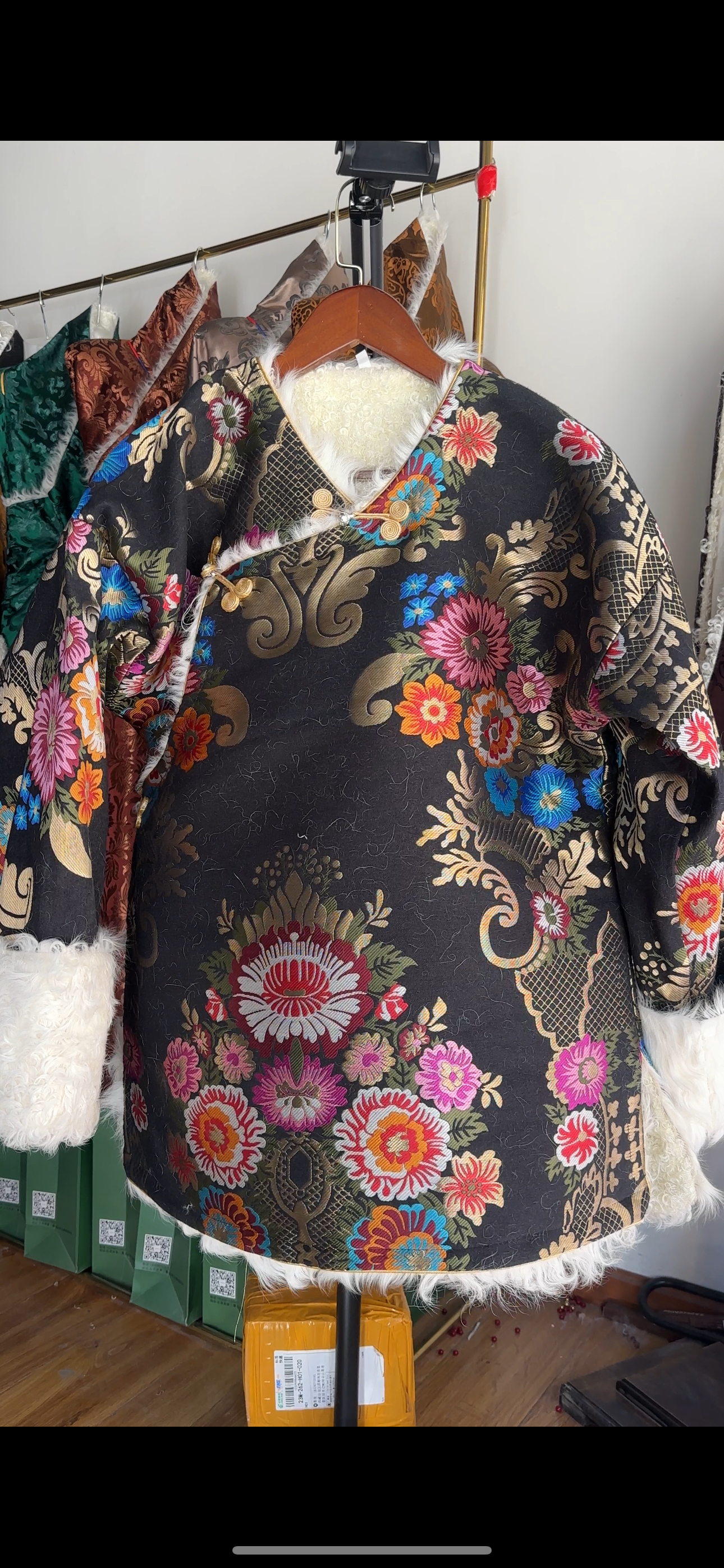 高仿不热加色外套