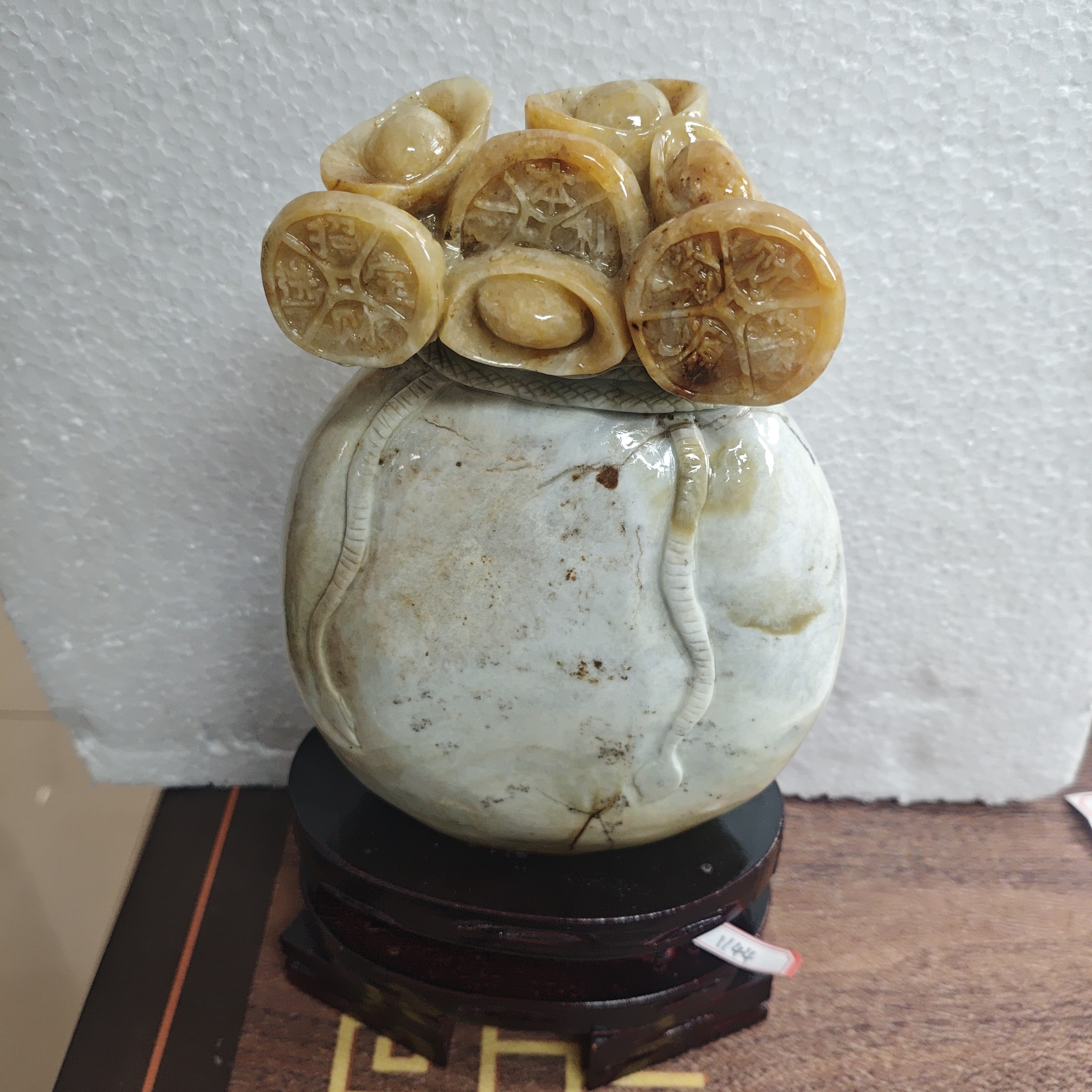 玉岫岩料手工雕刻居家装饰高端摆件一物一图1144