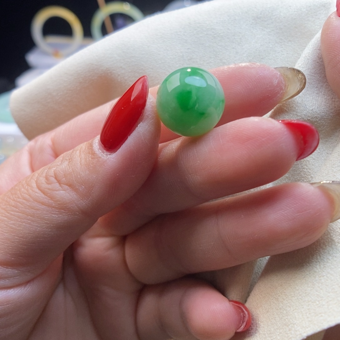 翡翠颈饰未镶嵌圆珠14.3