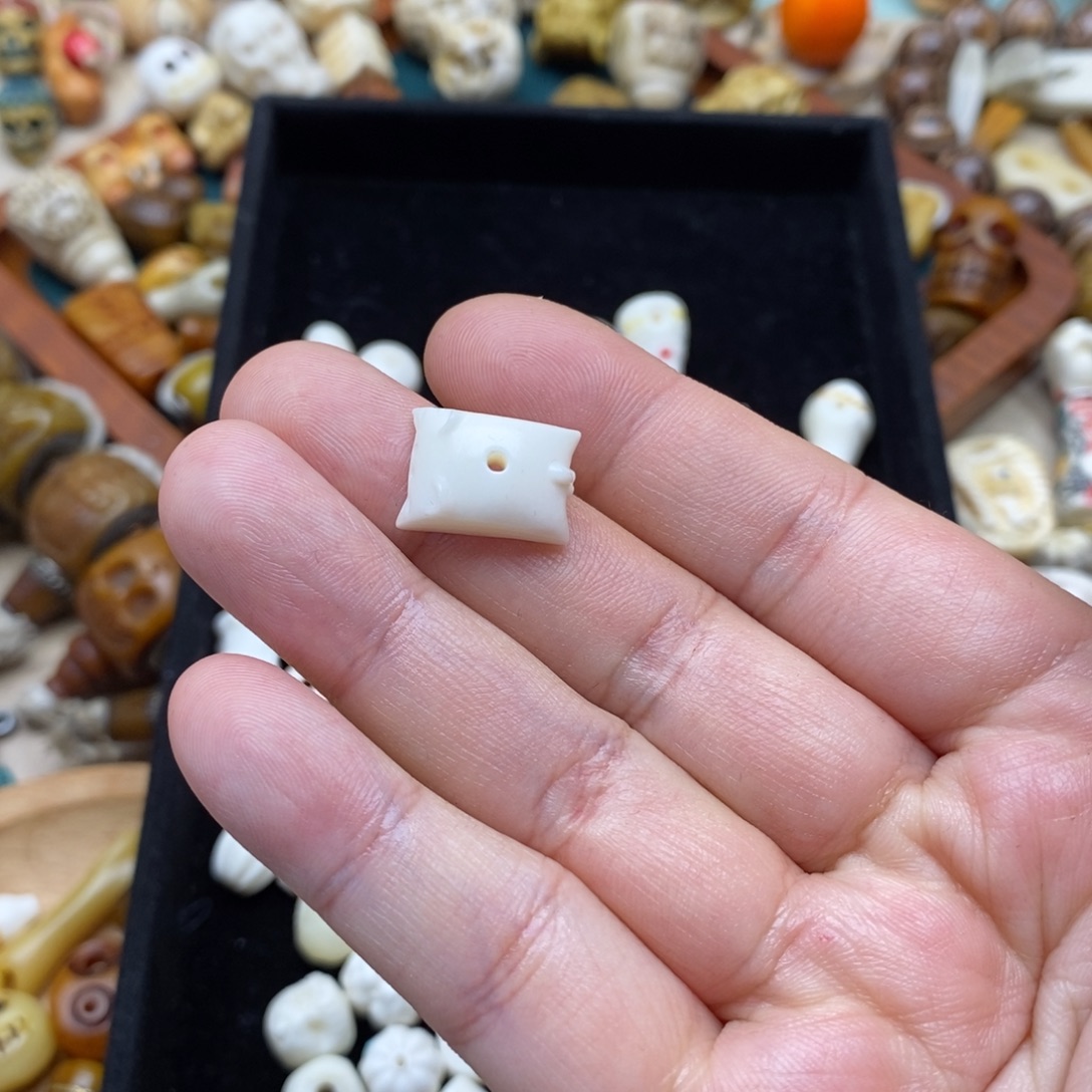 **** 其他驼骨配饰配件