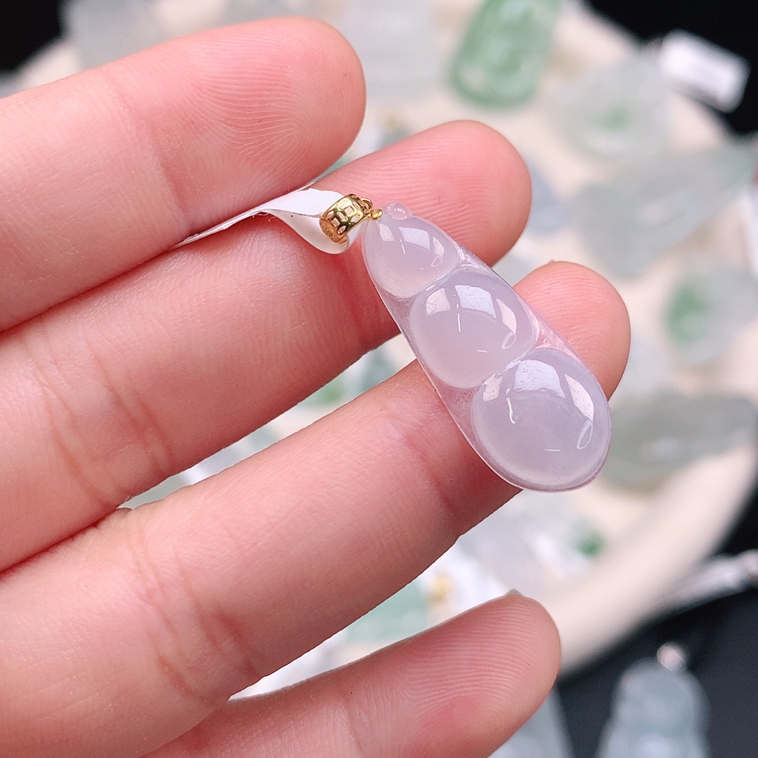 翡翠颈饰18K金镶嵌冰胶豆子