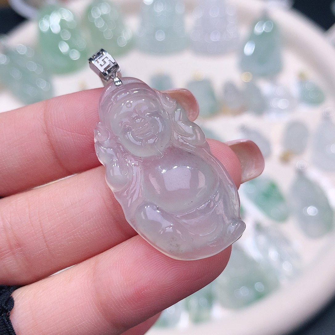 颈饰18K金镶嵌翡翠财神