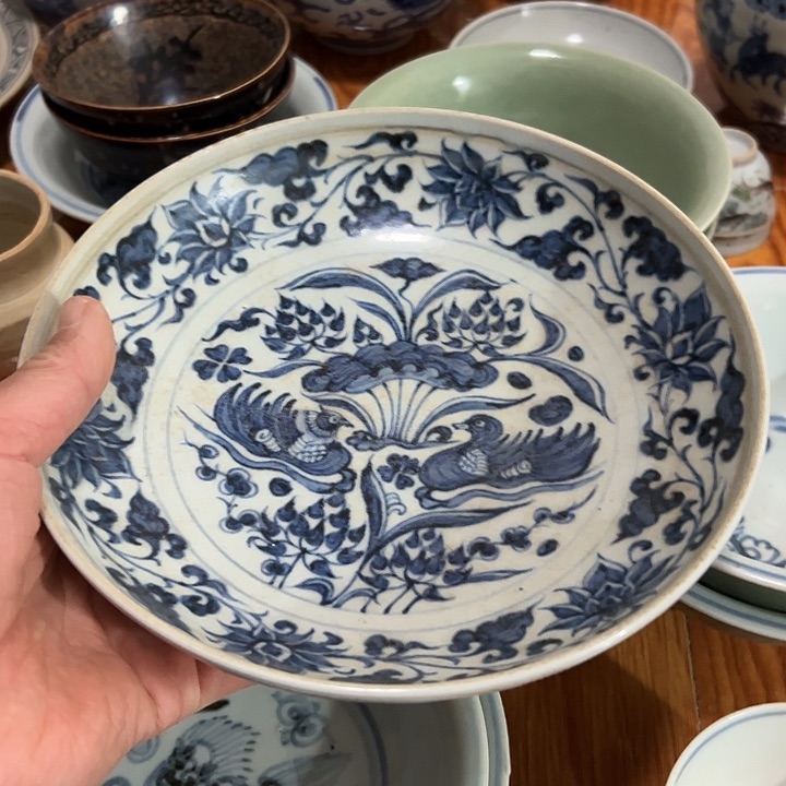 碗茌*人青花文饰的一个碗