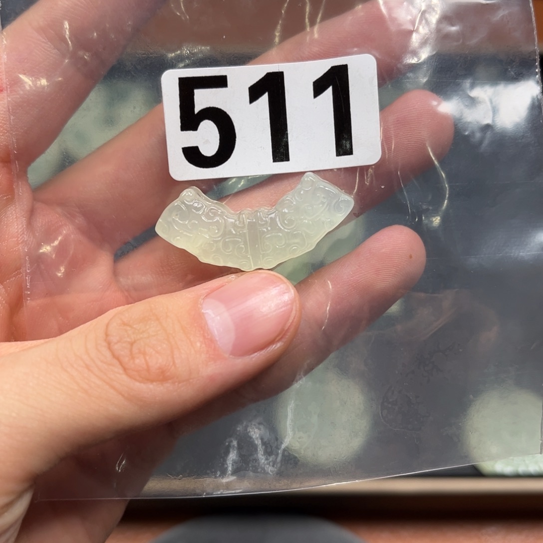 蛇纹石玉颈饰合金