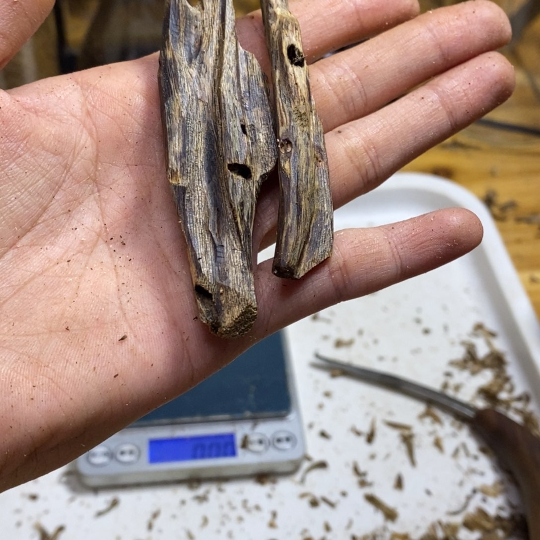 丽***阁沉香高油香薰红奇3克乌身7克