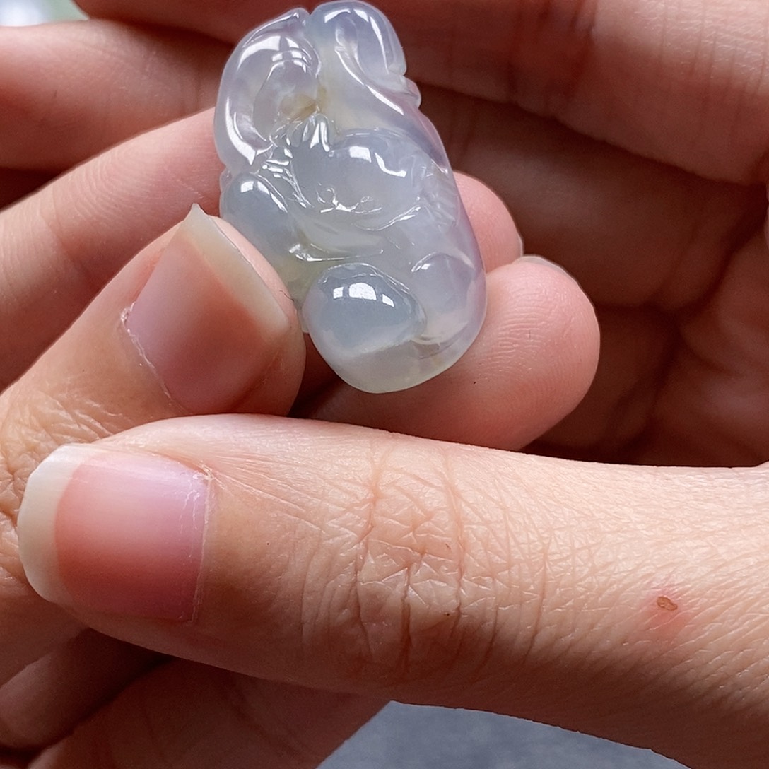 翡翠颈饰未镶嵌色***凋闪